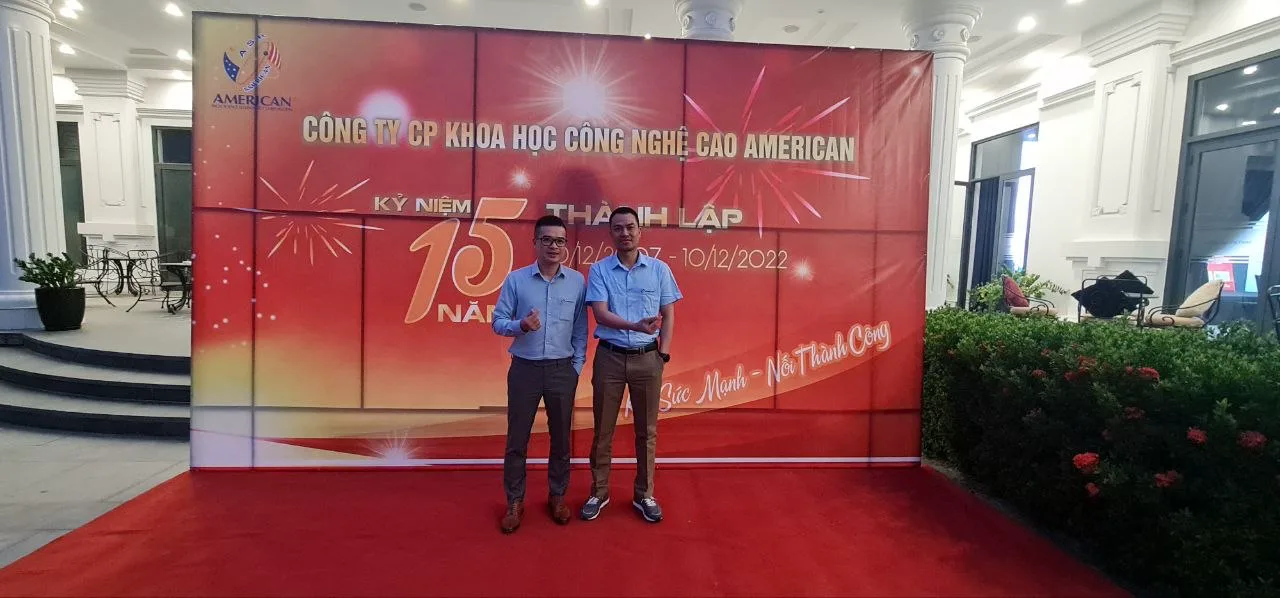 Cán bộ American tại khu vực kỷ niệm